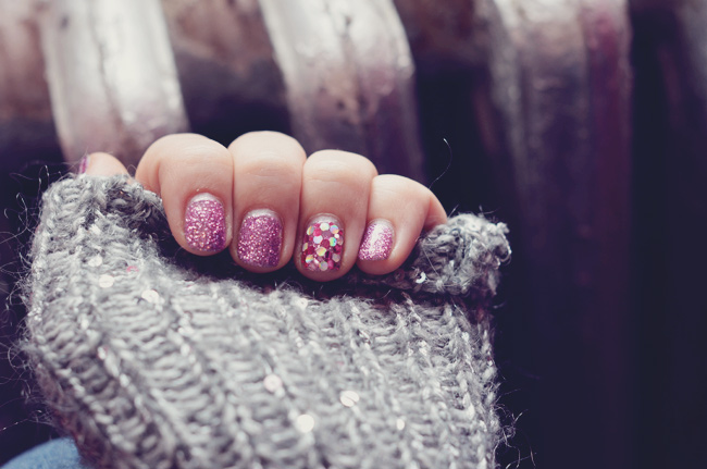Glitter gel manicure Glitter gel manicure